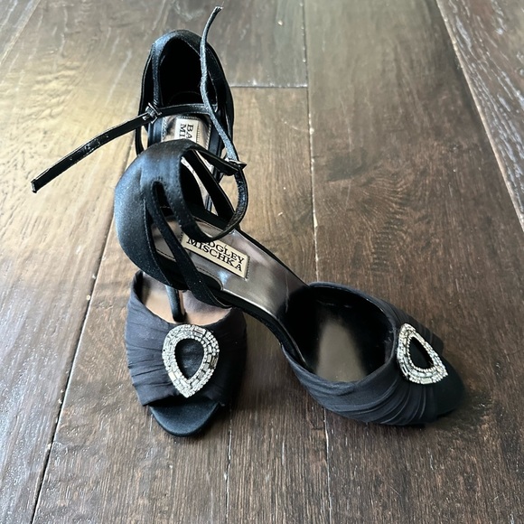 Badgley Mischka Satin Deana Pump Size 10 - Picture 8 of 9